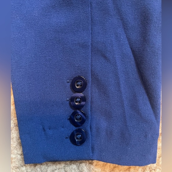 Roaman’s One Button Blazer, Shoulder Pads, Faux Pockets On Front, Blue, Size 14W - Picture 6 of 9